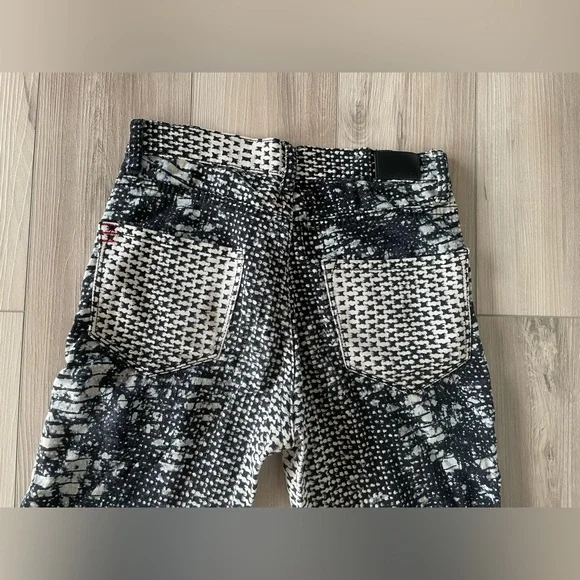 Jeans - Picture 5 of 5